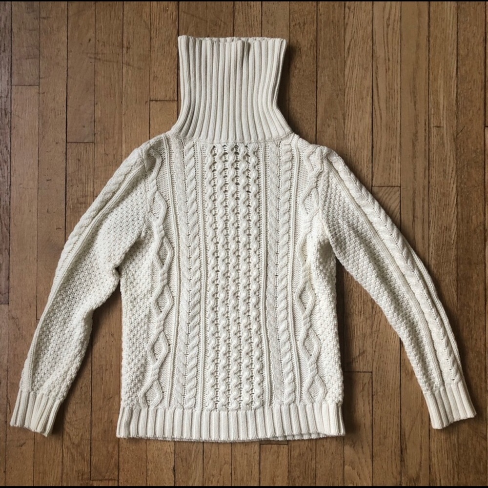 Banana Republic Turtleneck fisherman sweater